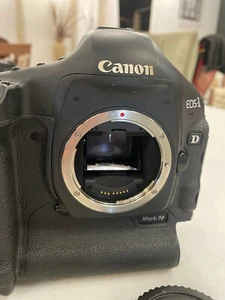 Canon EOS-1D Mark Iv Digital SLR Camera (Black, Body+Charger) - Picture 1 of 9