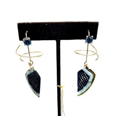 Earrings Feather Shaped Carved Tourmaline 5 mm Square Sapphire 14K Gold 8.9 gr - Image 1 of 4
