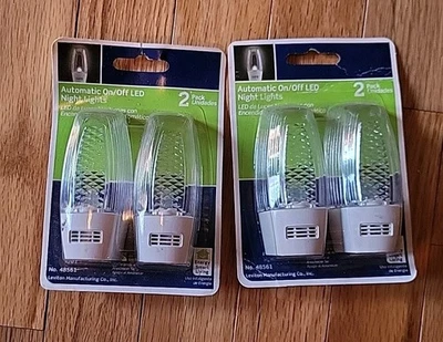 Paquete de 4 luces nocturnas de encendido/apagado automático Leviton encendidas al atardecer apagadas al amanecer nuevas de stock Foto 1 de 4