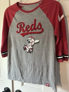 Nike Women’s Cincinnati Reds 3/4 Sleeve Size Medium - Picture 1 of 3
