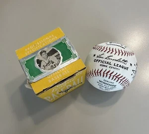 Vintage 1957 No. 952 Milwaukee Braves Lou Burdette Ball in Box - World Series - Picture 1 of 15