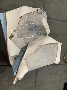 Antonio Melani Lynette White Leather Size 11 M  Wedge - Picture 1 of 5