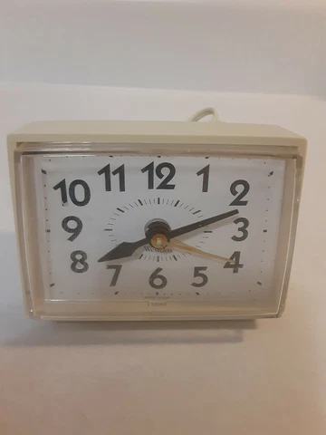 Vintage Westclox Electric Alarm Clock Model 22090-22540 Retro MCM Made in USA Cover