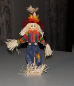 Hobby Lobby tabletop standing scarecrow with wooden base - Picture 1 of 1