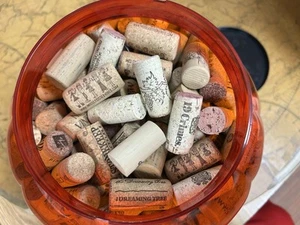 USED CHAMPAGNE CORKS WINE 5lb LOT CRAFTS WEDDINGS DECORATIONS 5 pounds see descr - Picture 1 of 6