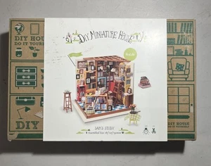 Rolife Sams Study Room Miniature Dollhouse - DG102 BRAND NEW - Picture 1 of 2