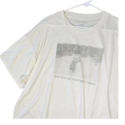 Camiseta AMERICAN EAGLE XXL Muñeco de Nieve Mejor Amigo Beige Recortada Cuadrada Invierno Foto 1 de 4