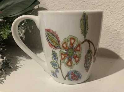 TableTops Gallery Alani Porcelain Coffee/Tea/Mug White/Floral Patterns Preowned - Image 1 of 4