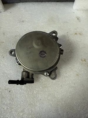 Bomba de vacío original Fiat 500 2012-2019 sistema de frenos 1,4 L con junta 04892641AC Foto 1 de 4