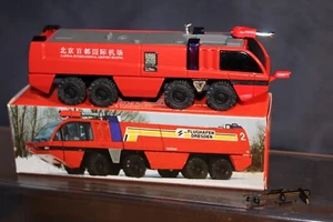 Rosenbauer Panther 8x8 Flugfeld LFZ "Airport Bejing" Cursor 1:87 OVP ! Selten ! - Bild 1 von 6