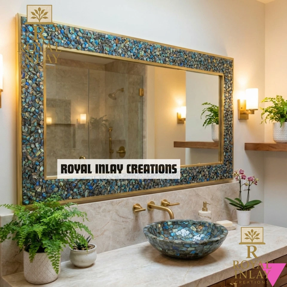 Espejo de mosaico de piedra labradorita iridiscente con marco de latón pulido 48 x 24" Foto 1 de 4