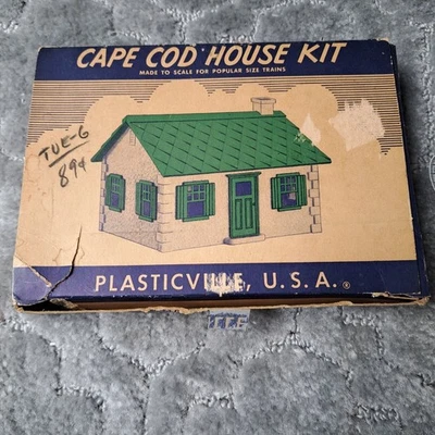 VINTAGE Plasticville MIB CAPE COD HOUSE KIT HP-9 White GRAY BLUE TRAIN ACCESSORY - Image 1 of 4
