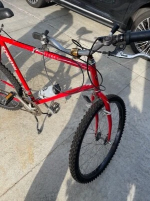 Vintage Schwinn Sierra 4130 Chrome-Moly Men's Bike with origional bike cargorack - Image 1 of 4