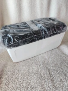 Tupperware BreadSmart Bread Keeper Junior bianco e nero NUOVO - Foto 1 di 4