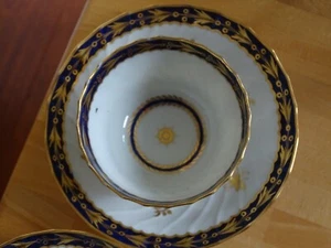 Vuelo Worcester Cobalto y Oro Floral e Insectos Dos Tazas Circa 1783 - 1792 - Imagen 1 de 11