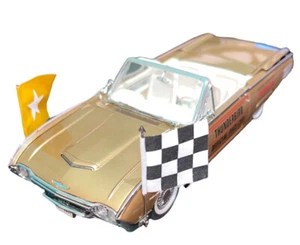 Danbury Mint 1/24 1961 Ford Thunderbird Indy 500 Pace Car - Picture 1 of 5