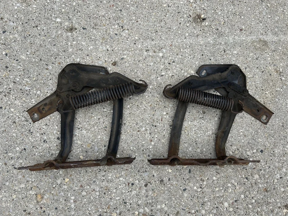 Chevrolet Monte Carlo 1978-1980 bisagras de capó - par derecha derecha 1979 Foto 1 de 4