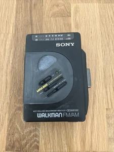 Walkman vintage Sony WM-FX37 Mega Bass radio FM/AM e lettore cassette - testato - Foto 1 di 10