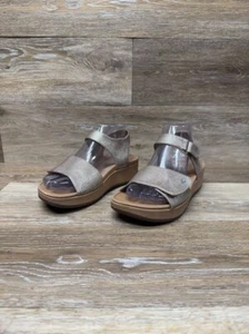 Sandalias de plataforma de cuña ortopédicas doradas Vionic Raz para mujer talla 6 - Imagen 1 de 8