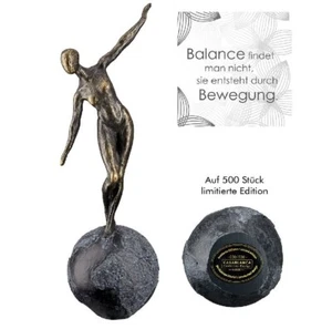 Escultura Mujer El Mundo En Equilibrio Resina Gris 12 X 13 X 40cm - Imagen 1 de 1