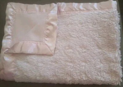 Kyle & Deena? Manta de felpa rosa lisa para bebé niña borde satinado Lovey 30x35" polar Foto 1 de 4