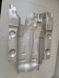 Protección térmica híbrida MERCEDES-BENZ E W212 E 300 A212 - Imagen 1 de 12