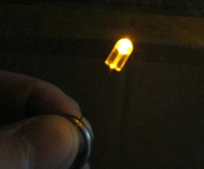 100 HP Amber 5MM LEDs Round Lens, 1290 MCD 70 x 35 Output Sealed HLMP-BL01-JKK00 - Image 1 of 4