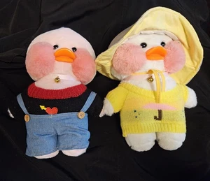 LALAFANFAN CafeMimi 2er Set PLÜSCH GELBE ENTEN 10" HOCH BEIDE HERVORRAGENDER ZUSTAND - Bild 1 von 9