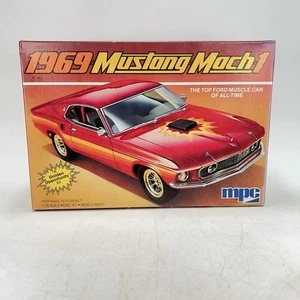 Kit modelo Mustang Mach 1 1969 escala 1:25 MPC # 6319 - nuevo caja abierta rojo - Imagen 1 de 16
