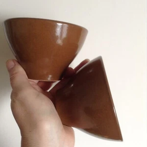 2 ordentliche Emile Henry 2110 schokoladenbraune japanische Tassen - Espresso, Tee - Bild 1 von 8