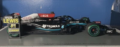1:18 SPARK Mercedes F1 W12 #44 Vincitore Sochi Russia Gp 2021 Hamilton +Pit 18S6 - Immagine 1 di 4