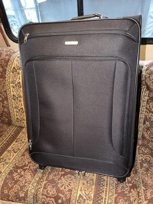 LUGGAGE BARGAIN! AMERICAN TOURISTER AT POP MAX SOFTSIDE, 3-PIECE SET - BLACK NWT - Image 1 of 4