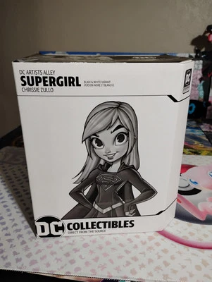 Figura DC Artist Alley Supergirl Black White lmt Ed por Chrissie Zullo Foto 1 de 4