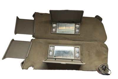 95-99 Chevy GMC Suburban Tahoe Yukon Escalade Sun Visor Shade Tan Pair LH RH TAN Foto 1 de 4