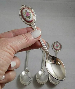 4 Vintage Versilberte Löffel mit Porzellan Rosa Rosengriff Sammellöffel - Bild 1 von 4