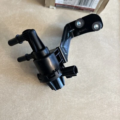 Nueva válvula de control de purga original Ford 2007-2010 MKX Edge 7T4Z-9C915-A CX-2107 Foto 1 de 4