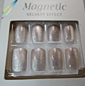 KISS Gel Fantasía Uñas Brillante Magnético Plata PEGAMENTO ON LONGITUD CORTA Efecto Terciopelo - Imagen 1 de 4