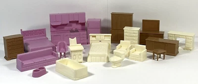 Lote de muebles de plástico vintage para casa de muñecas cocina sala baño dormitorio 20 piezas Foto 1 de 4