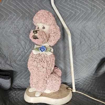 Lámpara caniche francés de porcelana espagueti vintage de los años 50 rosa blanco 20% de descuento código Foto 1 de 4