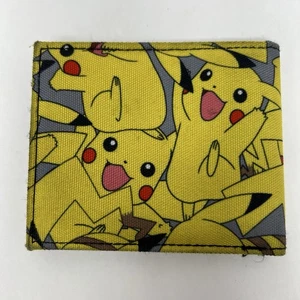 Pokémon Nintendo Pikachu Portafoglio Giallo Bi-Fold - Foto 1 di 10