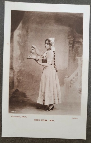 Foto 1 di 12