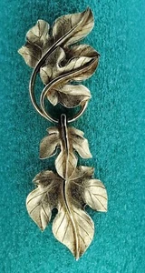 Vintage Trifari KUNIO MATSUMOTO Gold Tone Dangling Grape Leaves Brooch Fix As Is - Picture 1 of 4