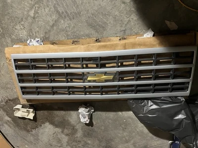Camiones Chevy Blazer/rejilla suburbana 15628797 V10 K10 NOS 1985-1991 Foto 1 de 3