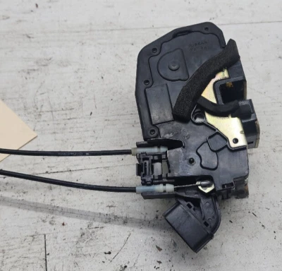 Actuador de cierre de puerta delantero derecho Infiniti M35 M35x M45 2006-2010 OEM Foto 1 de 4