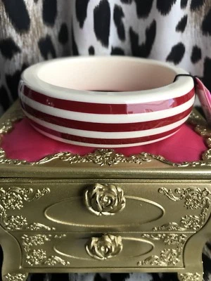 Brazalete Brazalete Betsey Johnson Vintage Náutico Rojo y Marfil Blanco Rayas Lucita Foto 1 de 4