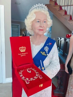 In Memory Of Our Beloved Queen, Luxury Madagascar Fuchsia Pink Ruby Jewelry Set - Image 1 of 4