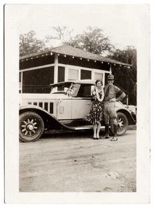 Original 1920's Photo US Soldier w Woman & Roadster Hawaii - Picture 1 of 1