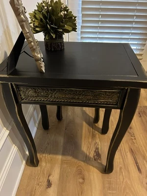 Nesting Tables Set of 2 Black  End or Accent Tables  w Gold AccentAccents.   - Image 1 of 2