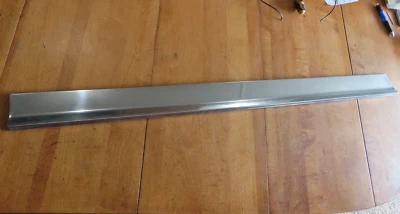 GM CADILLAC SEDÁN DEVILLE DELANTERO 4 PUERTAS IZQUIERDA/DERECHA MOLDURA BASCULANTE INFERIOR Foto 1 de 4