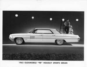 1962 Oldsmobile 98 Holiday Sports Sedan Press Photo 0060 - Picture 1 of 1